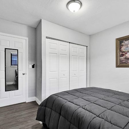 Newly Renovated/Near Sunny Isles Beach/Fre-Parking North Miami Beach Bagian luar foto