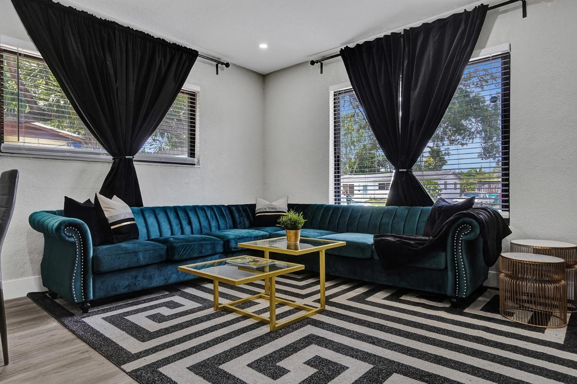 Newly Renovated/Near Sunny Isles Beach/Fre-Parking North Miami Beach Bagian luar foto